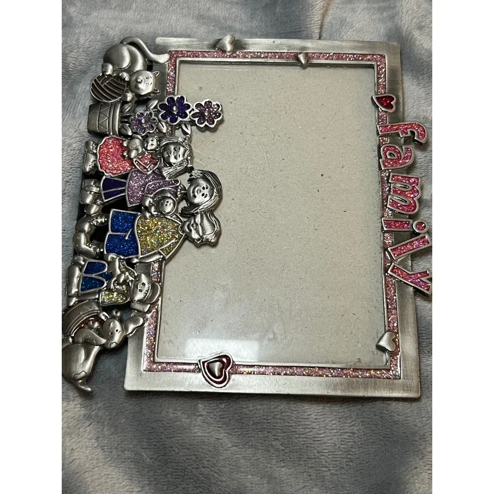 Vintage Family 4x6 Metal Picture Frame Glitter Hearts Kids Pets Silver Tone.